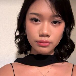 Meet your Posher, Abigail